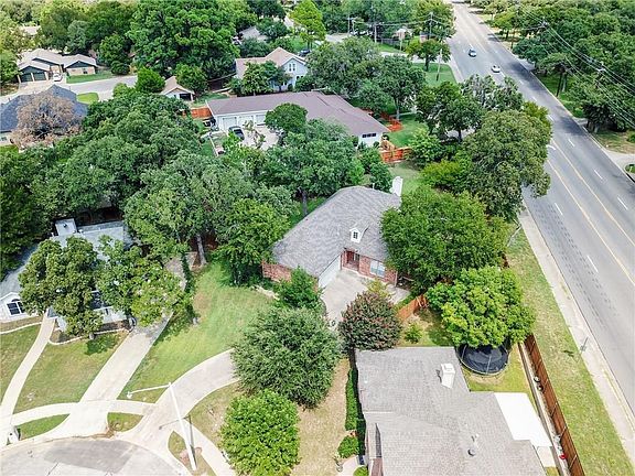 2nd image of 717 Chateau Ct