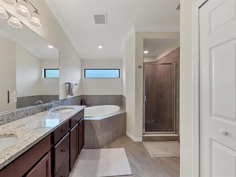 5634 Palmer Cir #201 — Photo 24