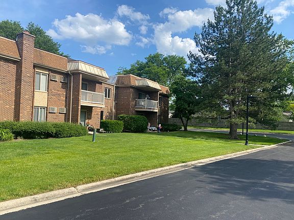 3rd image of 2414 N Kennicott Dr APT 2C