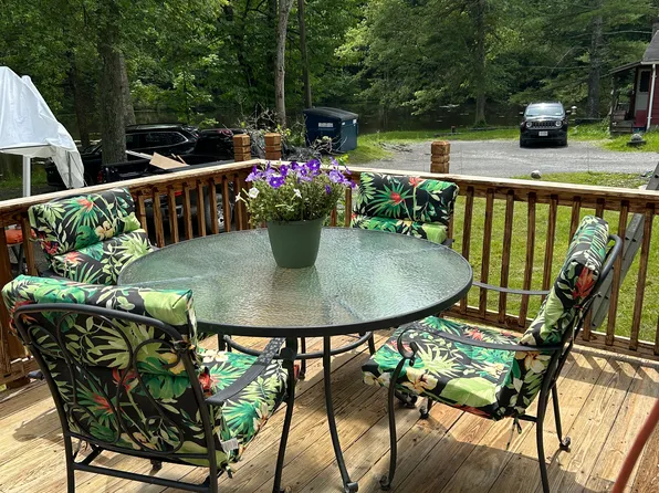 27 Mallard Rd, Bloomingburg, NY 12721