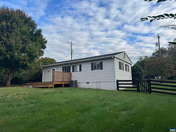 3rd image of 402 Harris Rd