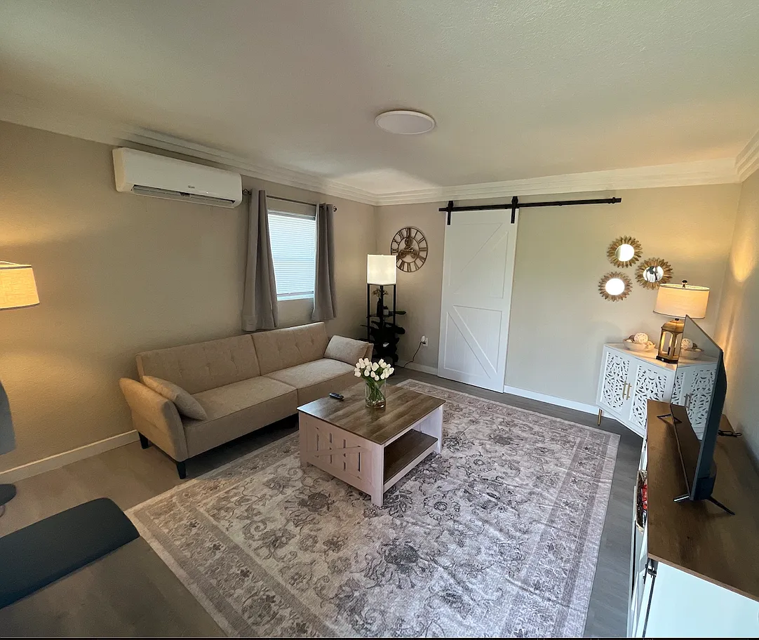 1 bed, 700 sqft, $1,375 — Photo 2
