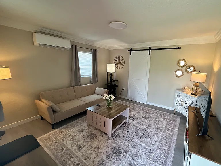 218 Reynolds St #218 — Photo 2
