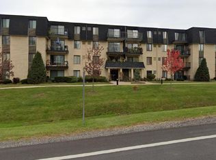 10723 W 5th Ave #410, La Grange, IL 60525