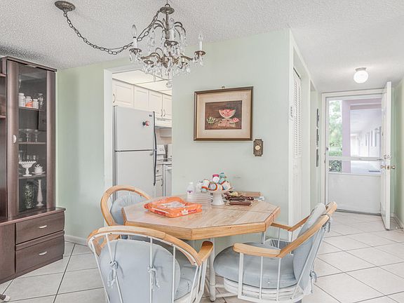 5th image of 18081 SE Country Club Dr APT 9-82