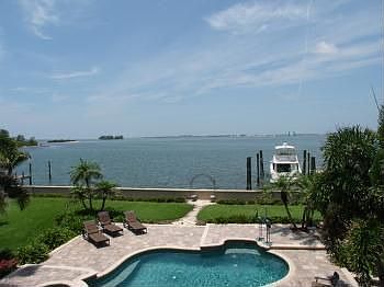 5th image of 128 Buena Vista Dr N