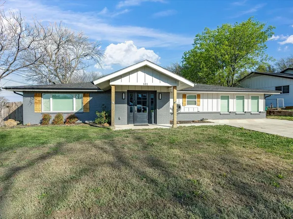 101 McWilliams Dr, Bowie, TX 76230