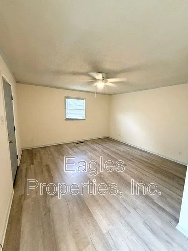 1 bed, 1.0 bath, $800 — Photo 4