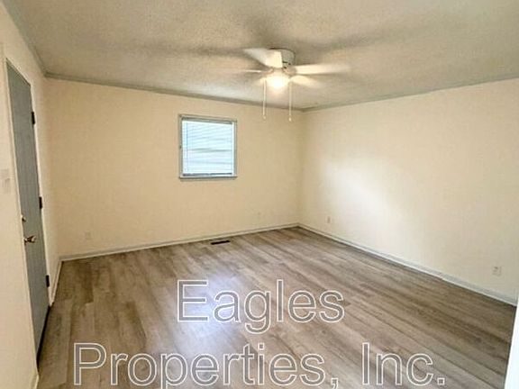 4th image of 2803 Warrick Cir APT F1