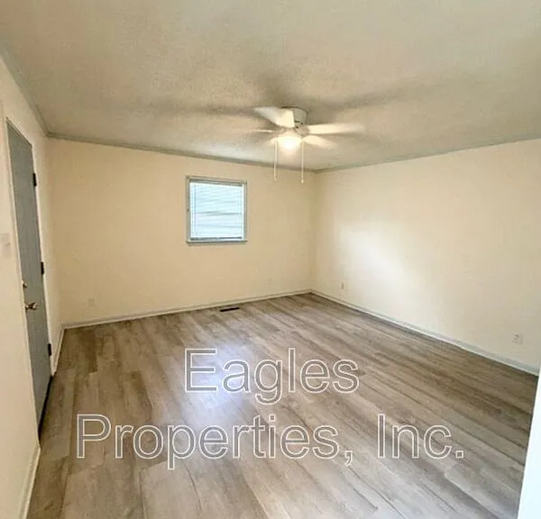 2803 Warrick Cir #F1 — Photo 4