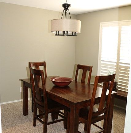 3rd image of 2 Versailles Cir