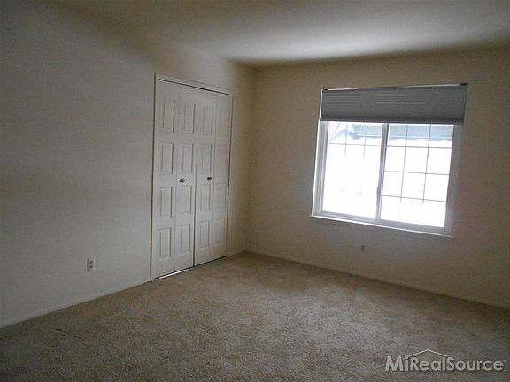 5th image of 1044 Woodbridge St