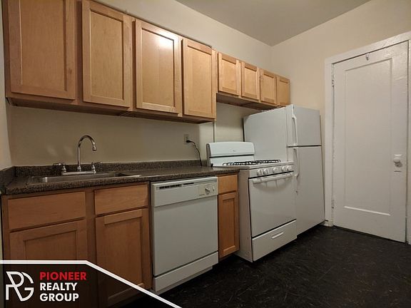 3rd image of 4421 N Wolcott Ave #4423B3