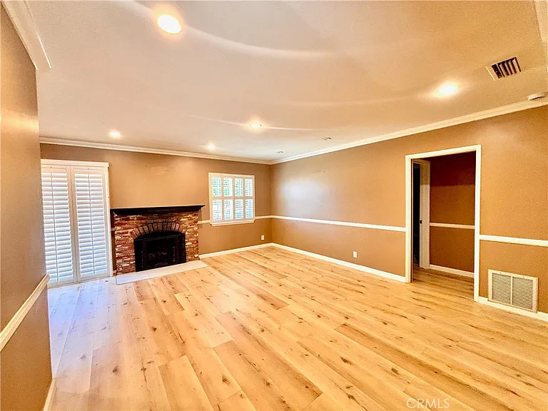 139 N Vecino Ave — Photo 3