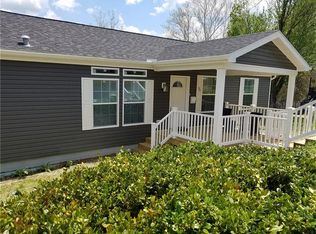 60 Sycamore St, Cecil, PA 15350