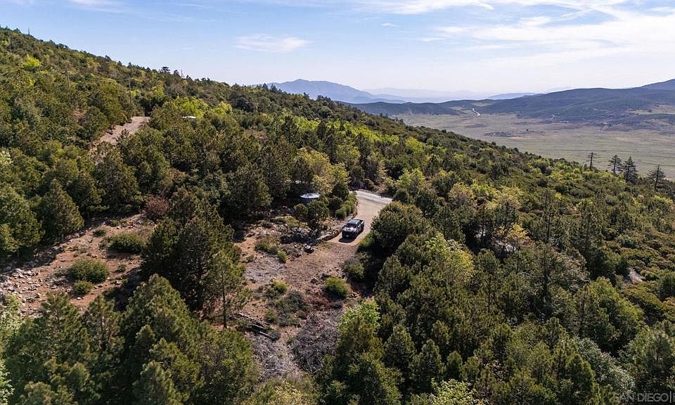 1st image of 15962 North Peak Rd.