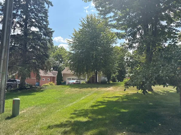 493 Beachwood Rd, South Haven, MN 55382