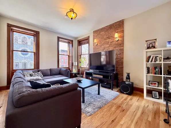 448 Jersey Avenue image 1 of 21