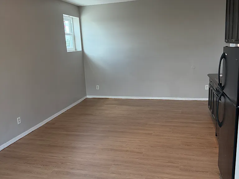 121 Broadway #305 — Photo 6