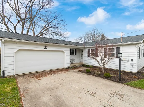 355 Strawberry Ln, Medina, OH 44256