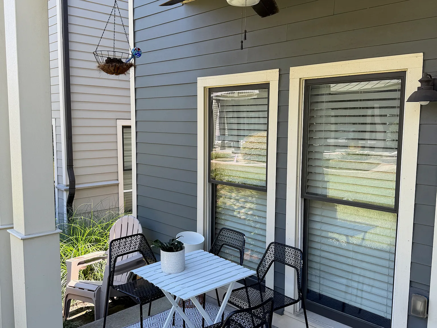 3 bed, 1404 sqft, $3,100 — Photo 2