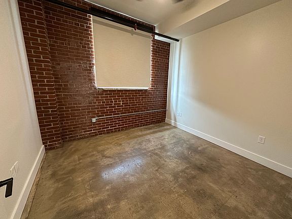 5th image of 805 Martin Luther King Jr Blvd APT 4