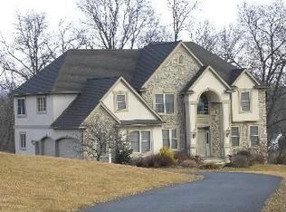 951 Log Cabin Rd, Leola, PA 17540