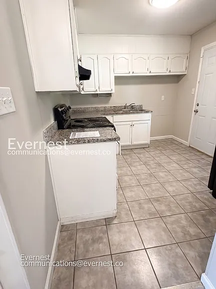 200 Woodward Dr — Photo 4