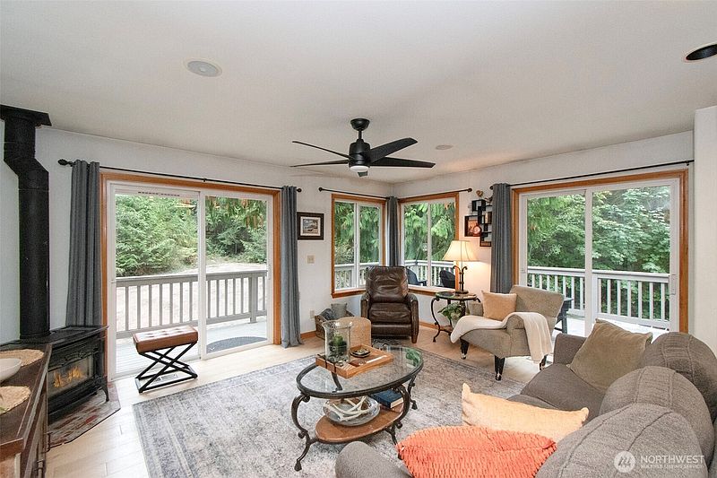 5th image of 1076 Blyn Springs Road