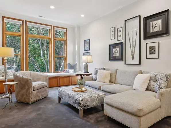 705 Oakland Ave, Saint Paul, MN 55102