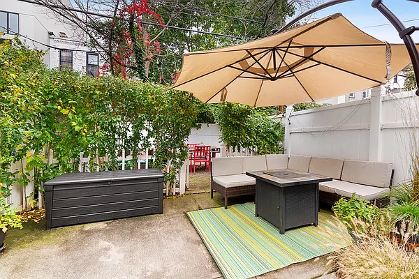 Sold by Douglas Elliman | media 10
