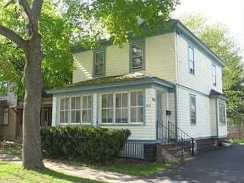 1013 Carbon St photo 1