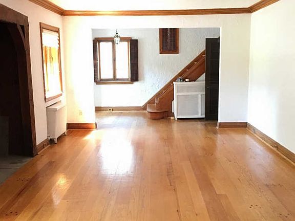 3rd image of 1102 Egan Hills Dr
