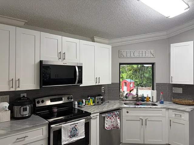 16421 NW 84th Ave — Photo 10