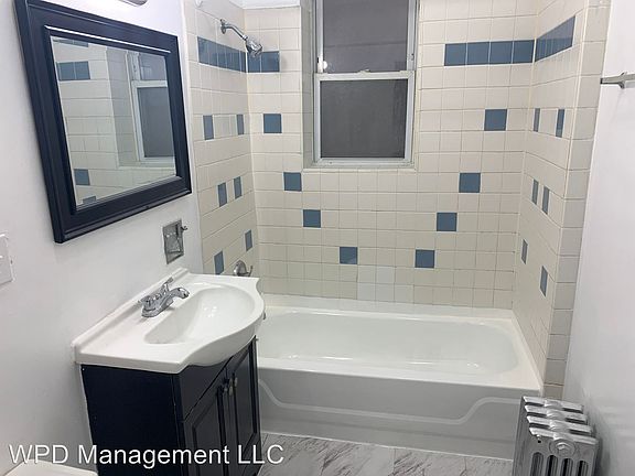 4th image of 4903 S Michigan Ave APT 1