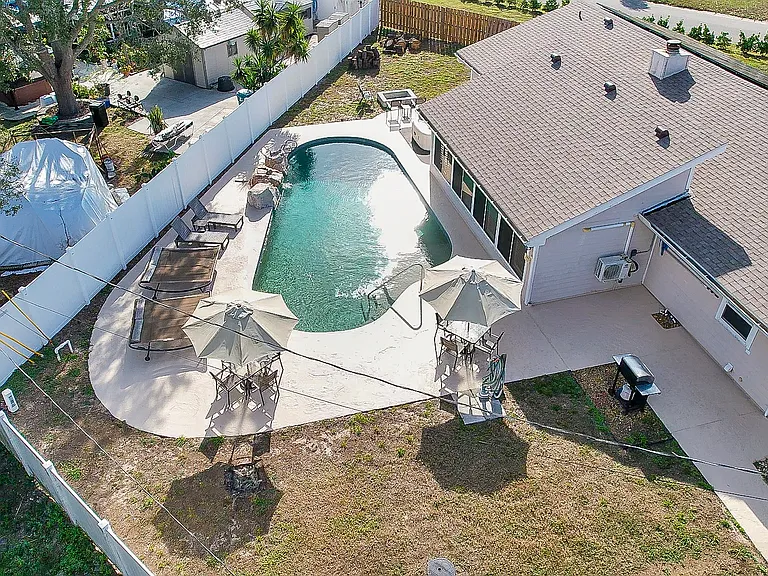 1260 Leslie Dr — Photo 35