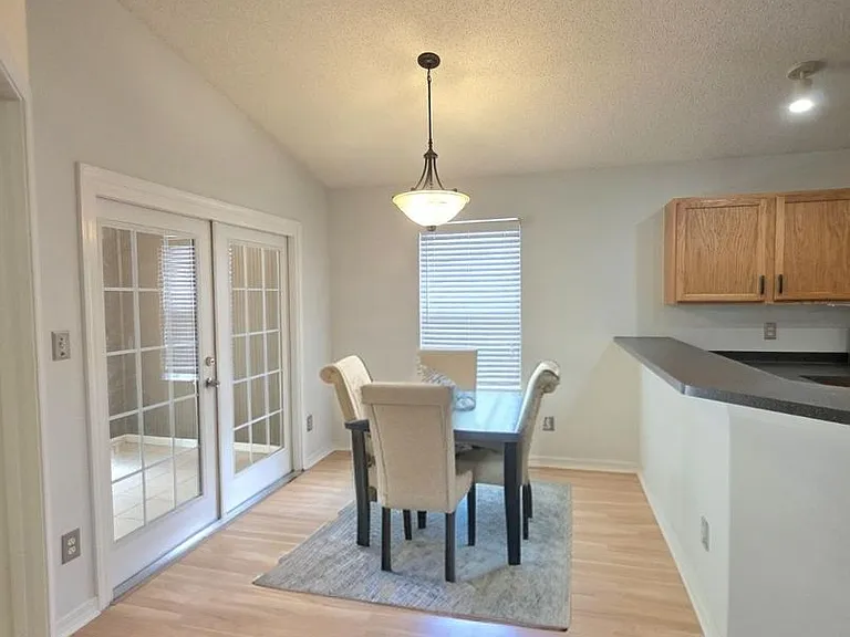 1059 Simpson St — Photo 27