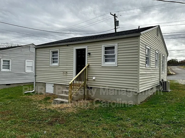 208 S Lexington Dr — Photo 24