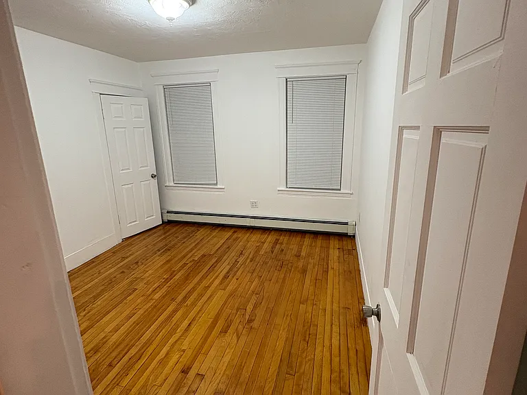 208 Perry Ave #1 — Photo 9