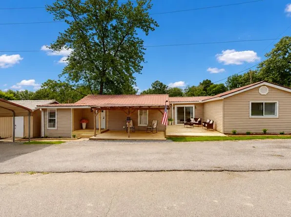 146 Lakeshore Dr, Springville, TN 38256