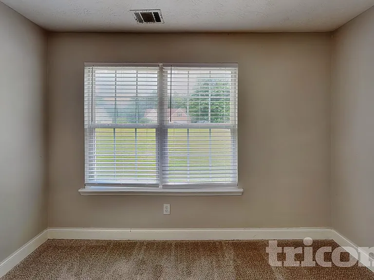 564 Brewer Dr — Photo 12