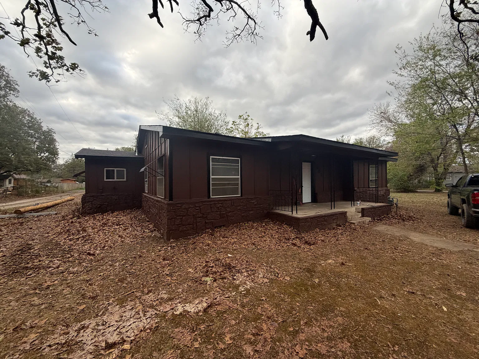 3 bed, 1590 sqft, $900 — Photo 2
