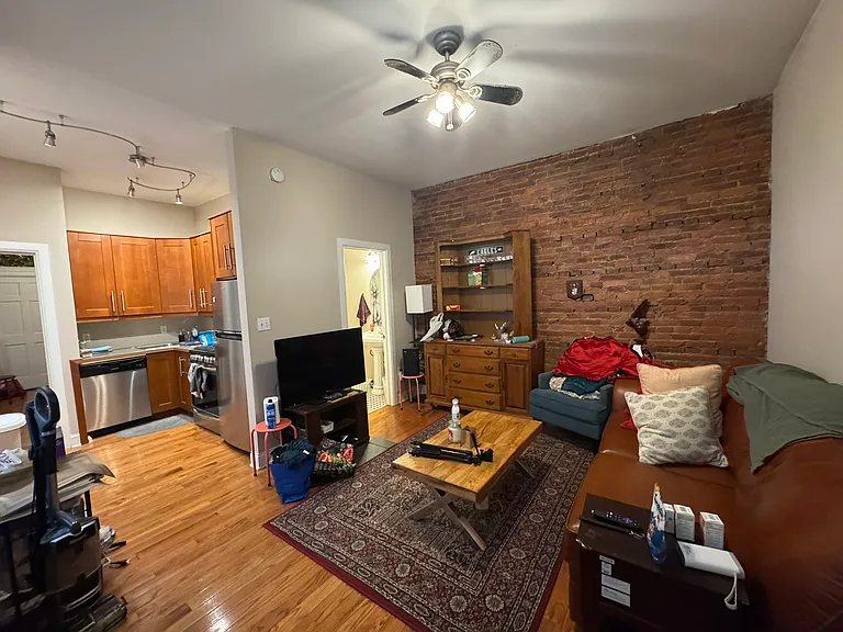 213 E King St #3 — Photo 8