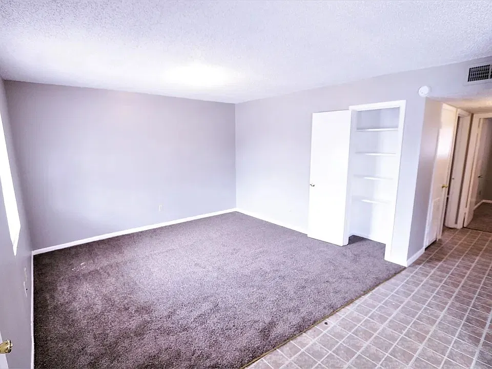 2 bed, 1000 sqft, $825 — Photo 2