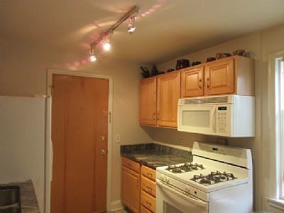 5th image of 7123 S Damen Ave #6E