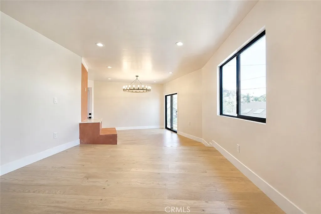 2 bed, 1400 sqft, $6,500 — Photo 3