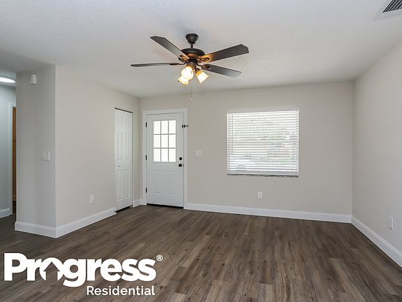 3rd image of 1038 Bridlewood Way