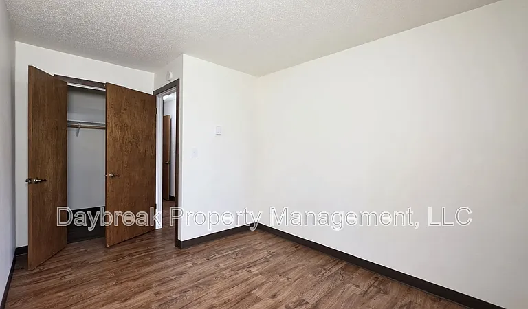 41 8th Ave N #15 — Photo 16