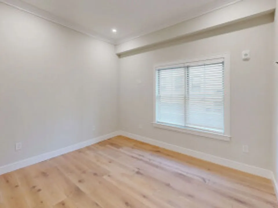 12 Bay State Rd #4U