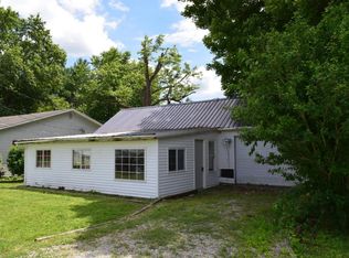 985 Charles St, Logan, OH 43138